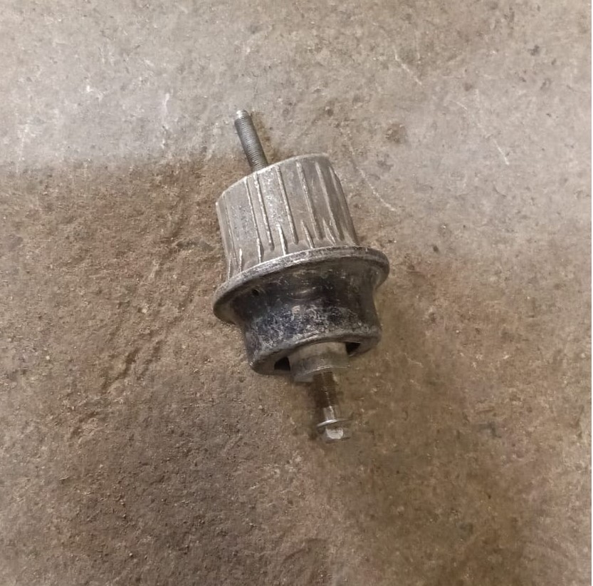 Toyota Mark X Engine Mounting