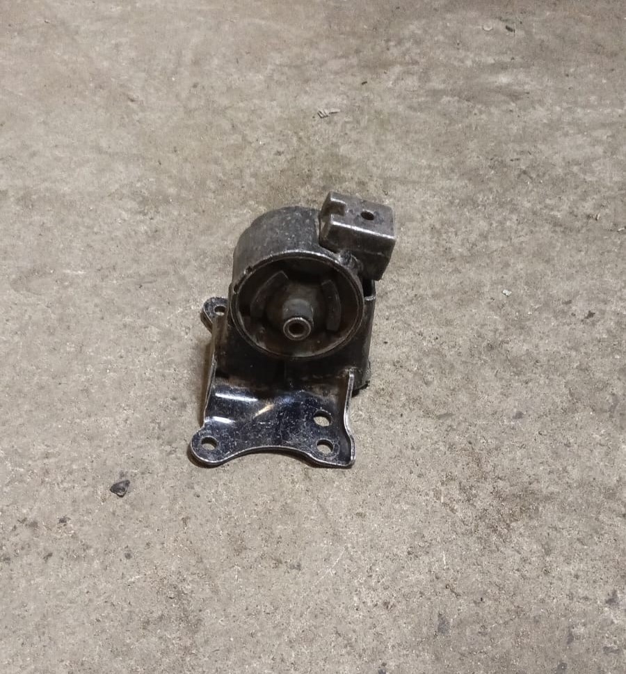 Nissan Xtrail Gearbox Mounting