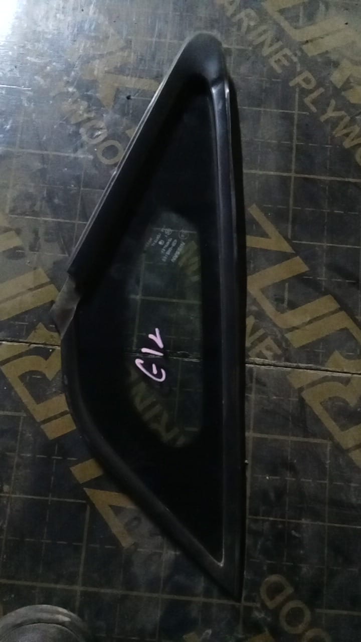 Nissan Note E12 Front Sidefixglass
